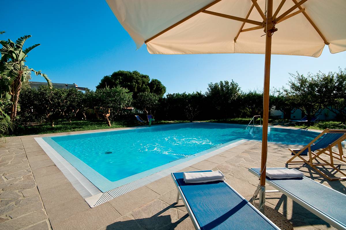 Apartments with swimming pool in Ischia